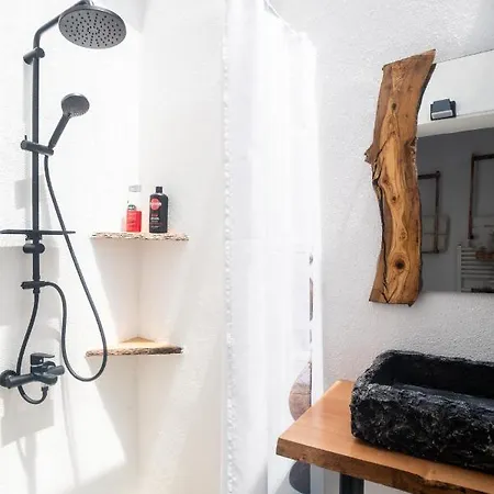 Kellys House منزل للإقامة إبانومي