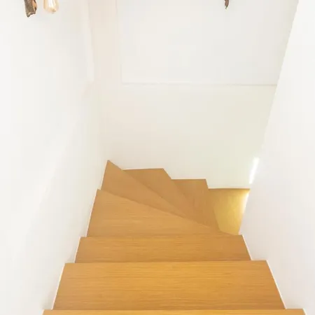 Kellys House ホームステイ *