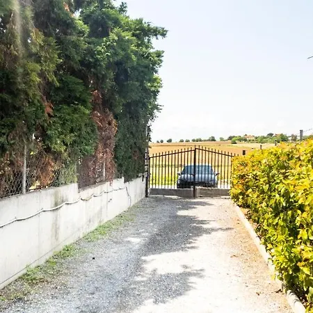 Δωμάτια σε οικογενειακή κατοικία Kellys House